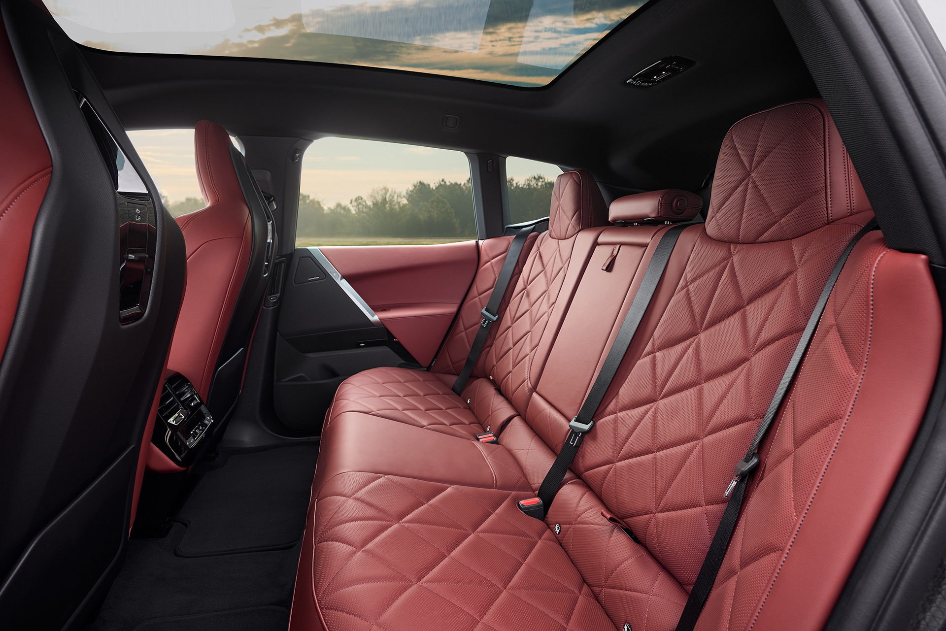 P90585344_highRes_the-new-bmw-ix-xdriv