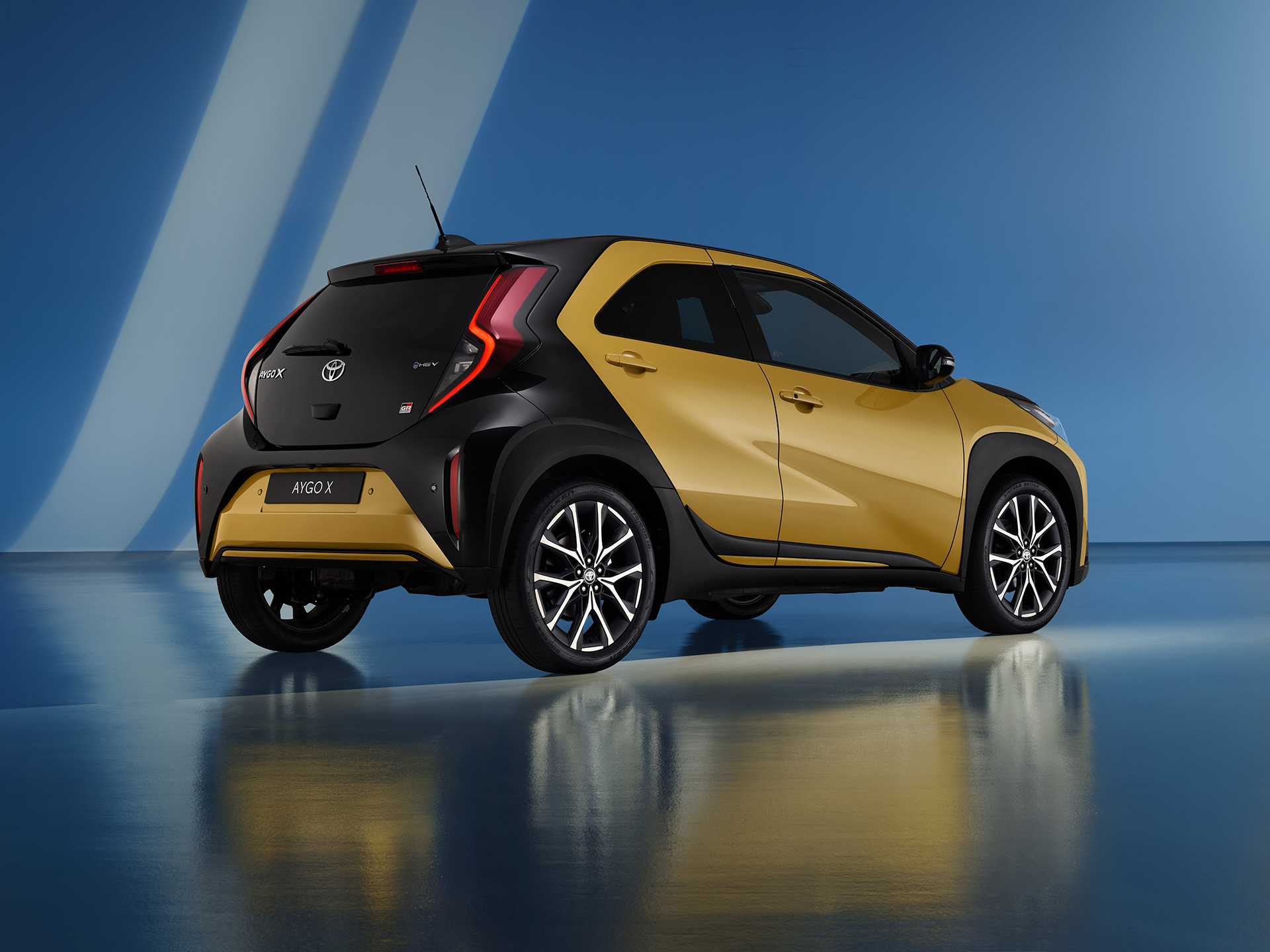 2025_AYGO_X_GR_SPORT_004