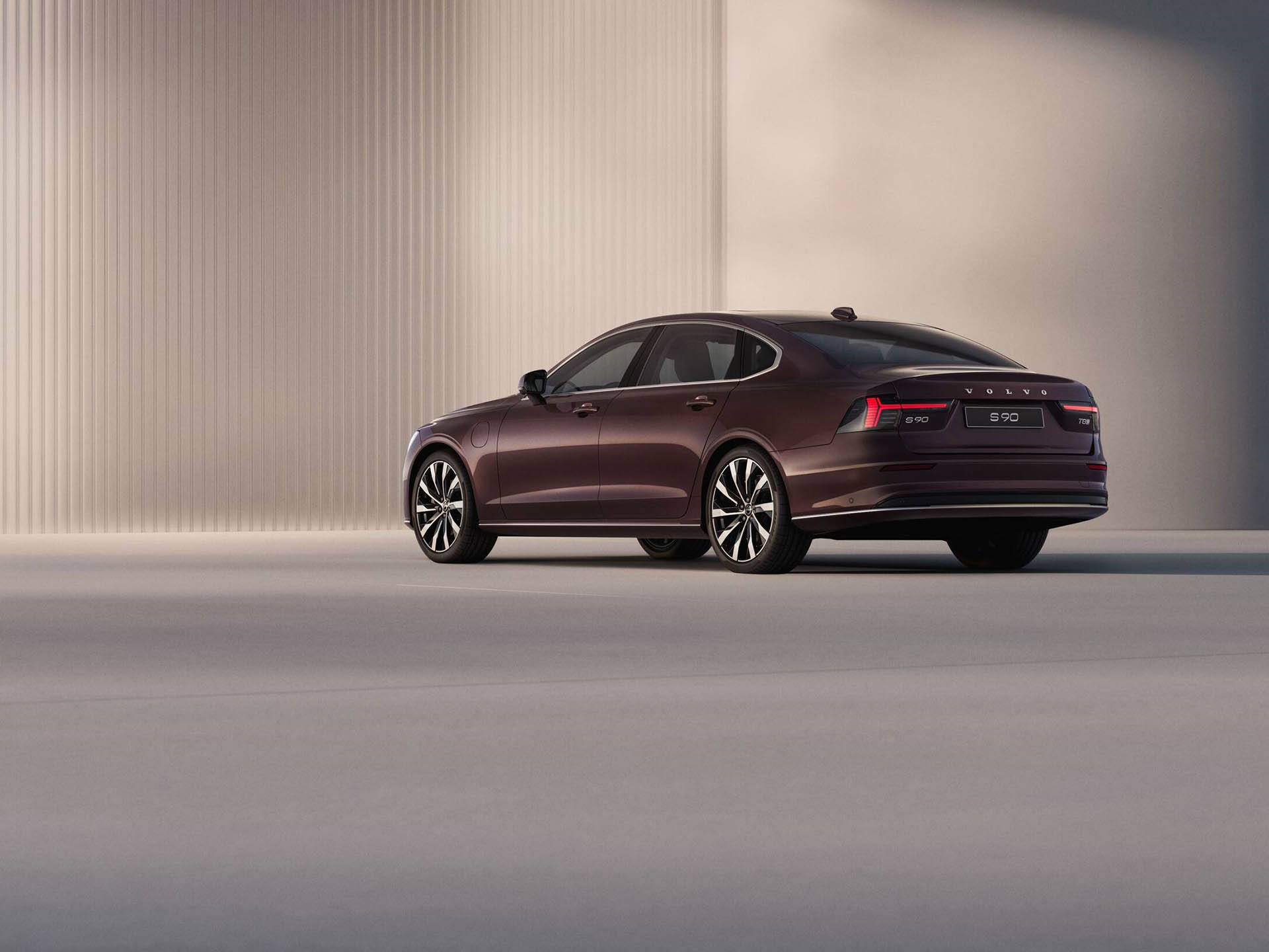 347787_Refreshed_Volvo_S90_exterior