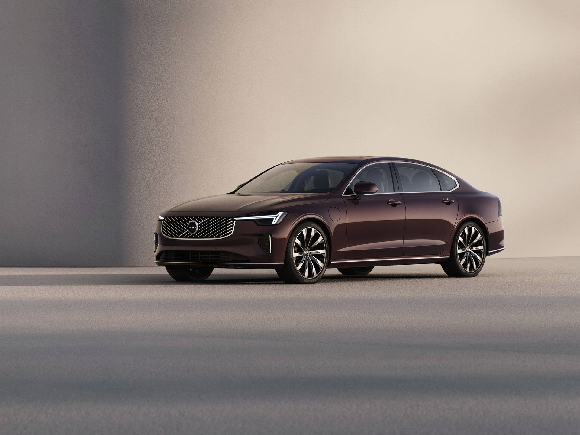 347788_Refreshed_Volvo_S90_exterior