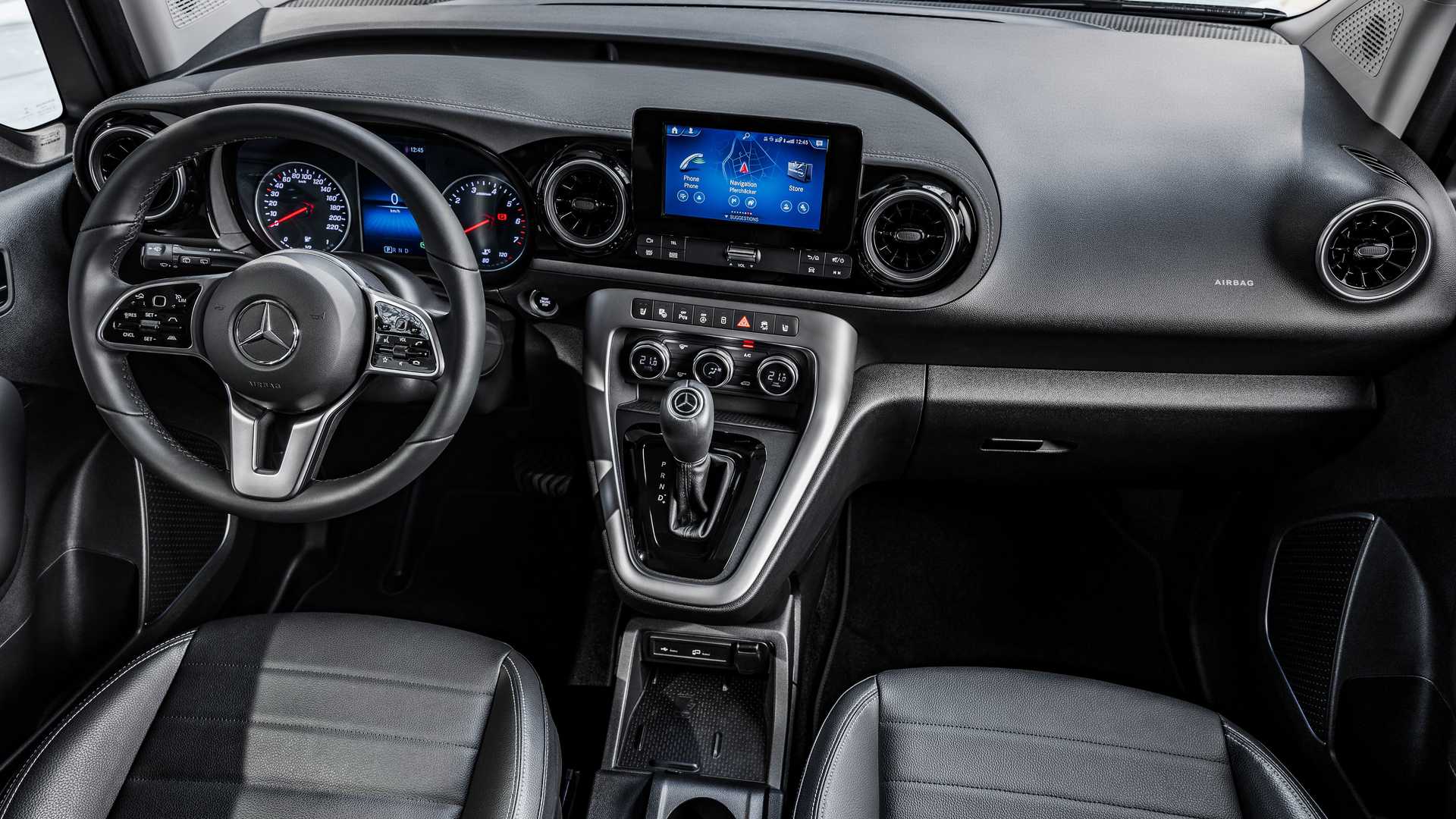 Mercedes-T-C04-626cd587b36e2