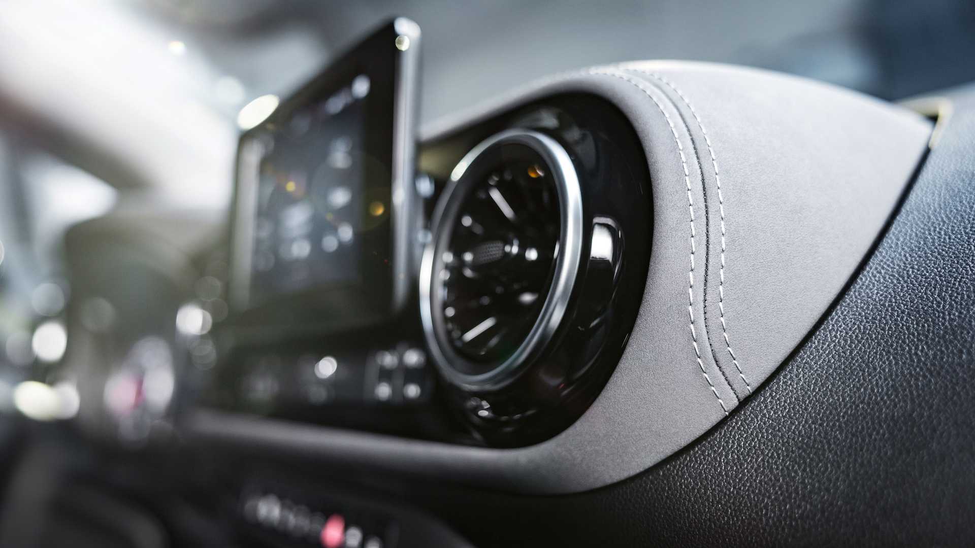 Mercedes-T-C05-626cd587b5e9b