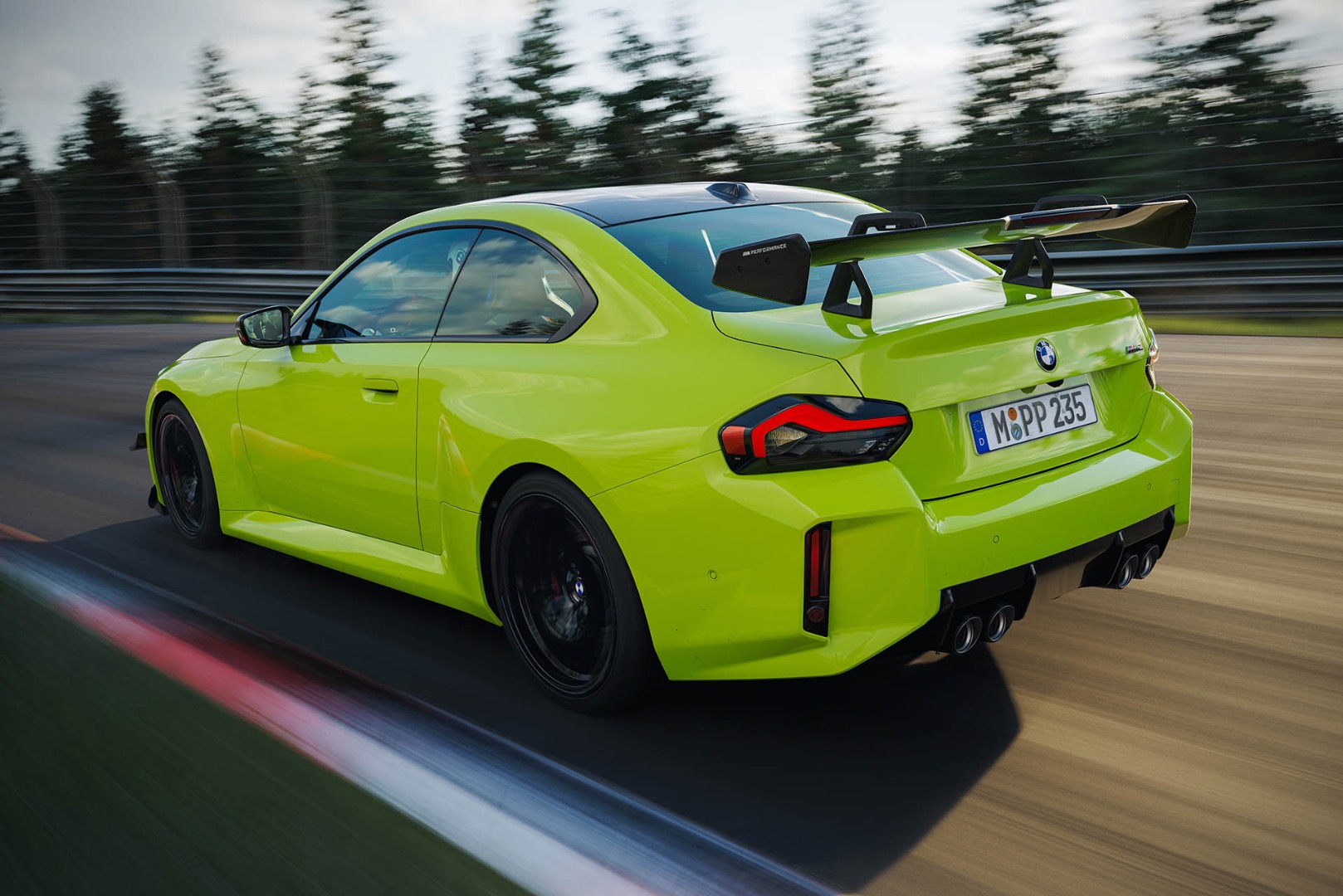 P90630826_highRes_bmw-m2-with-m-perfor