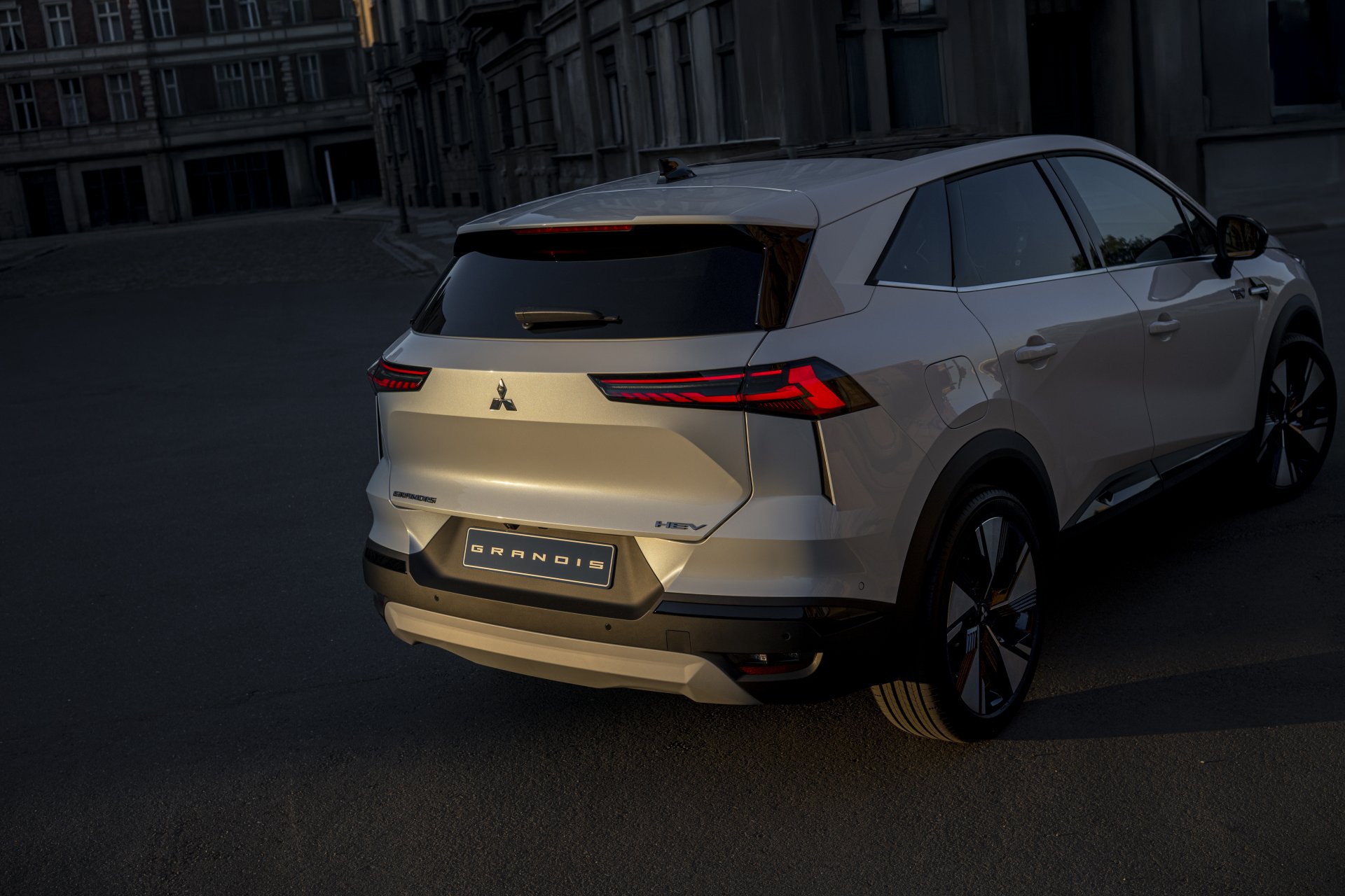 All-New-Grandis_004