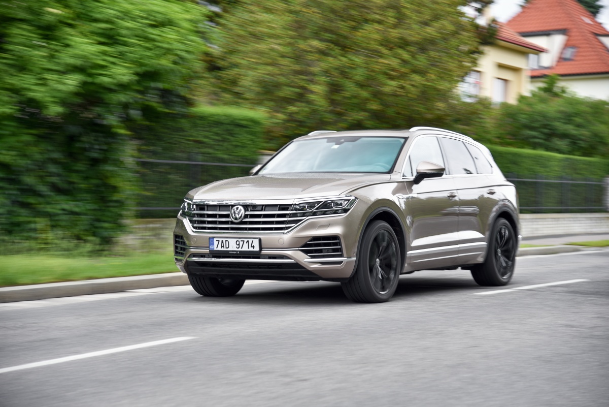 vw-touareg_zmensena