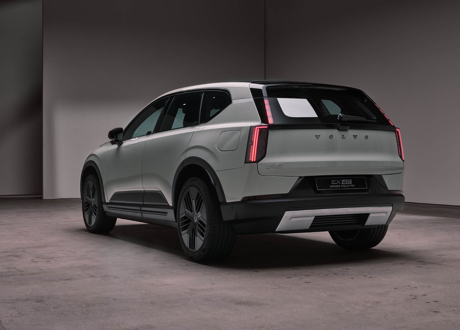 Volvo_EX60_Cross_Country_Studio29